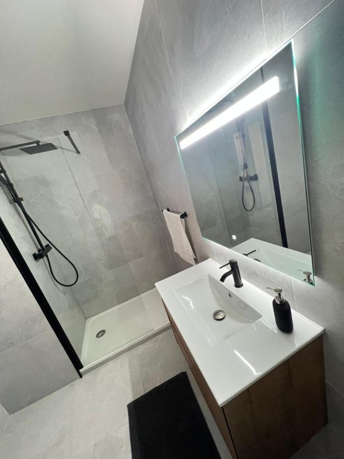 Apartment Haut Standing Proche Du Centre Ville, Vue Sur La Cathedrale Saint Louis *
